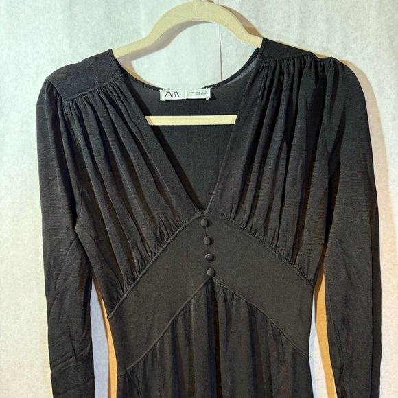 Zara Knit Longsleeve black Maxi dress with vneck and buttons - Picture 6 of 9